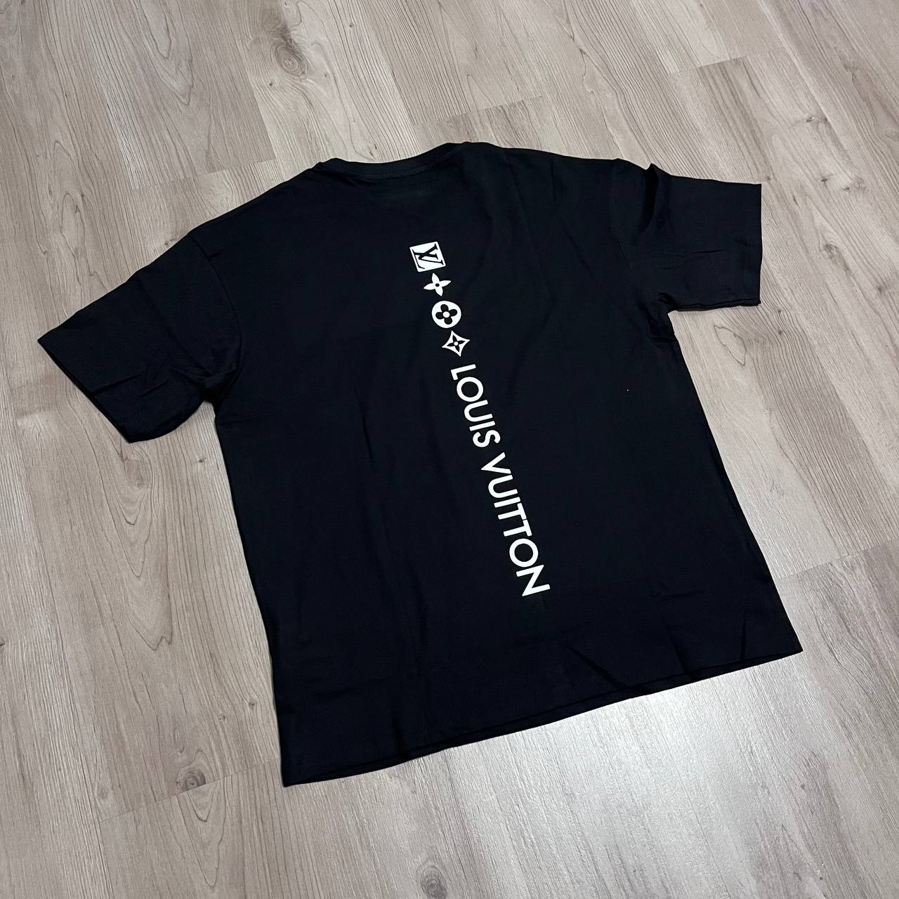 Camiseta Oversize LV negra