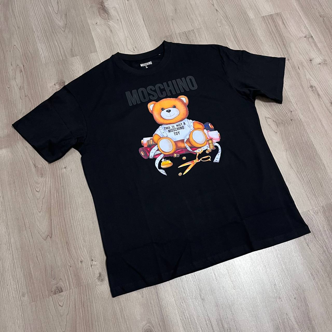 Camiseta Oversize Moschin negra