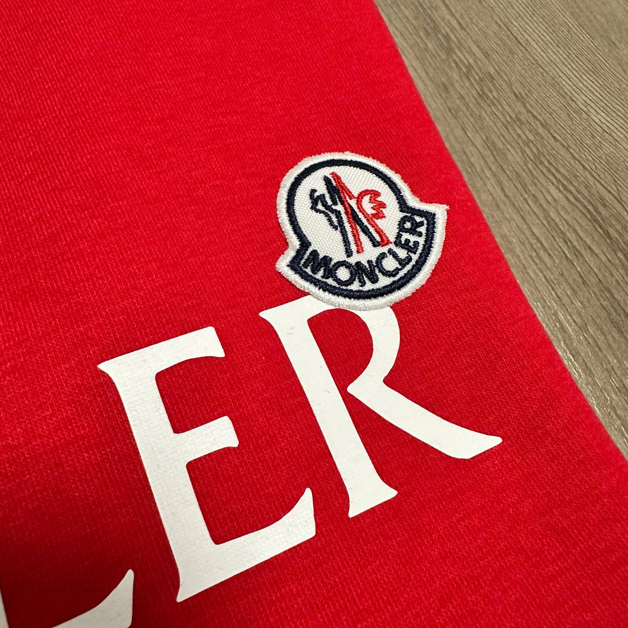 Sudadera Moncle roja