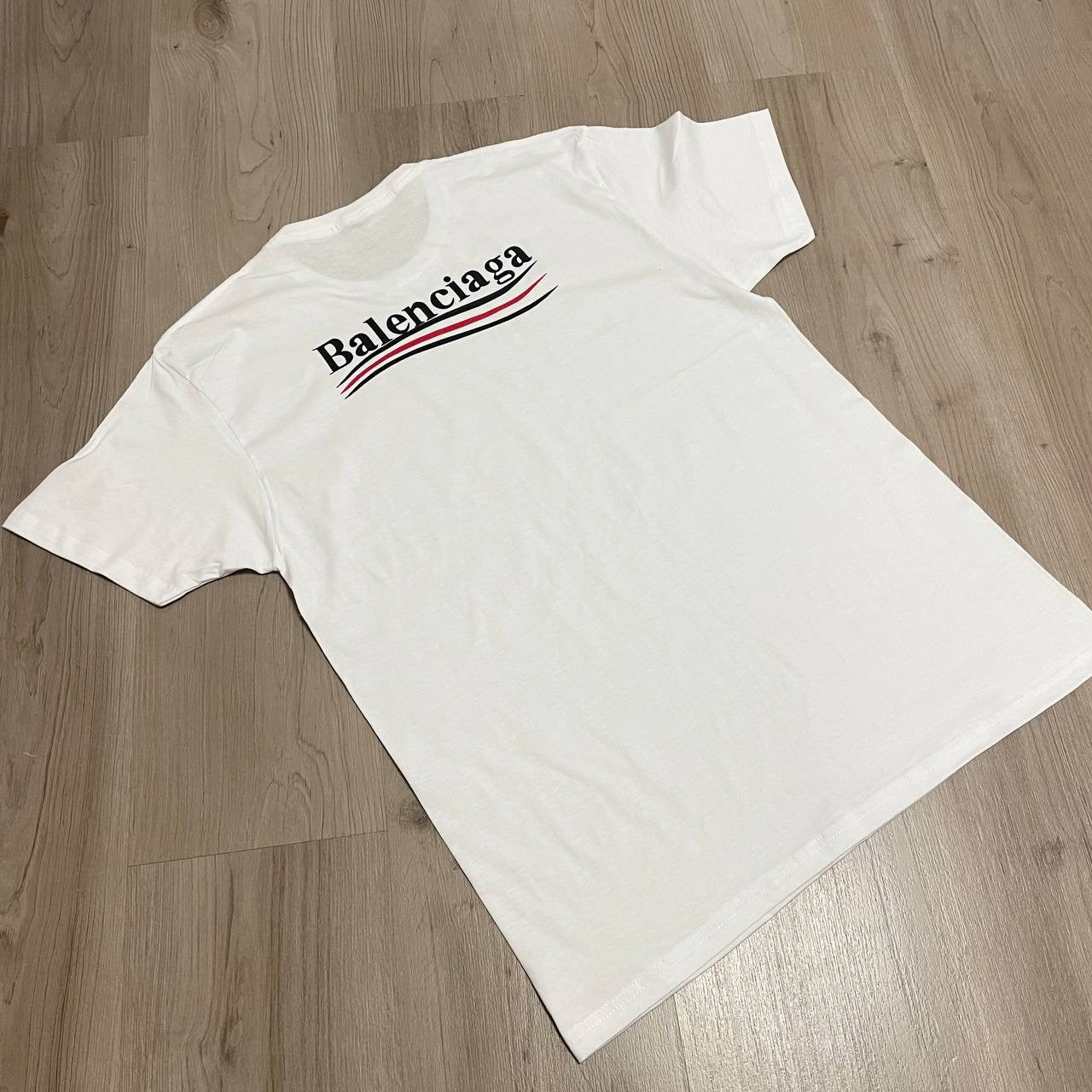 Camiseta Balenciag blanca