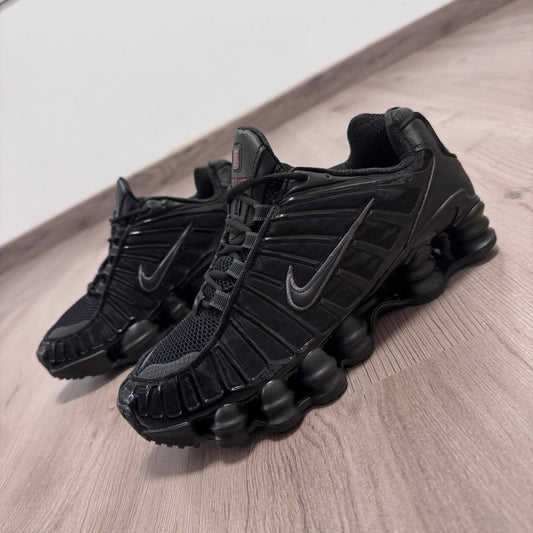 Zapatilla Shox Negras