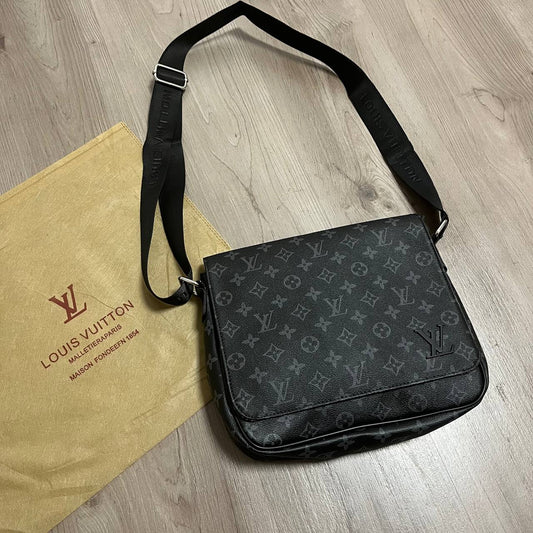 Bolso LV bandolera negro estrella