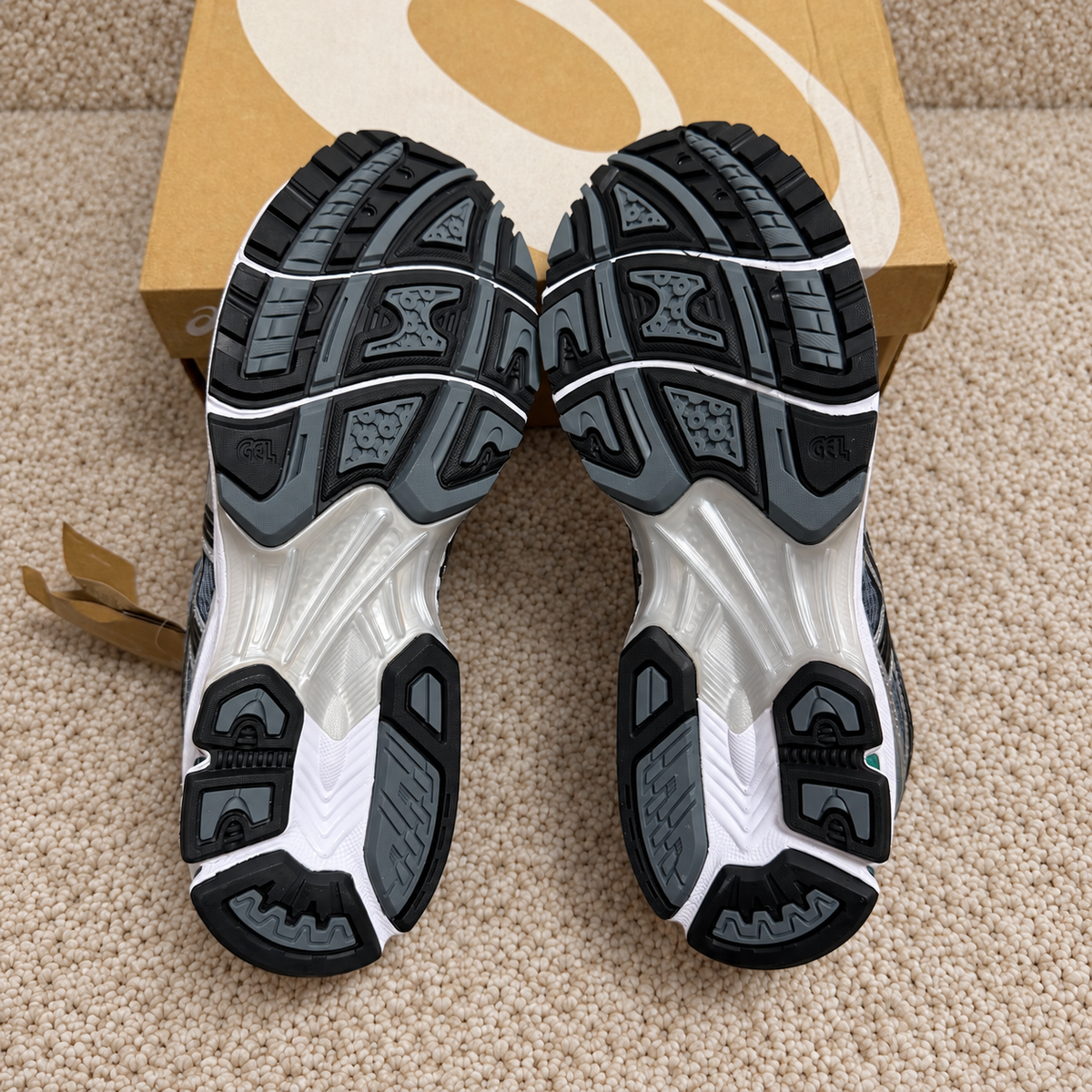 Zapatilla Asic Gel Suela Blanca