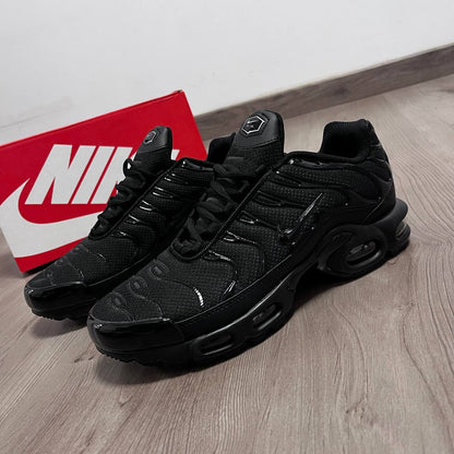 Zapatilla TN Negras