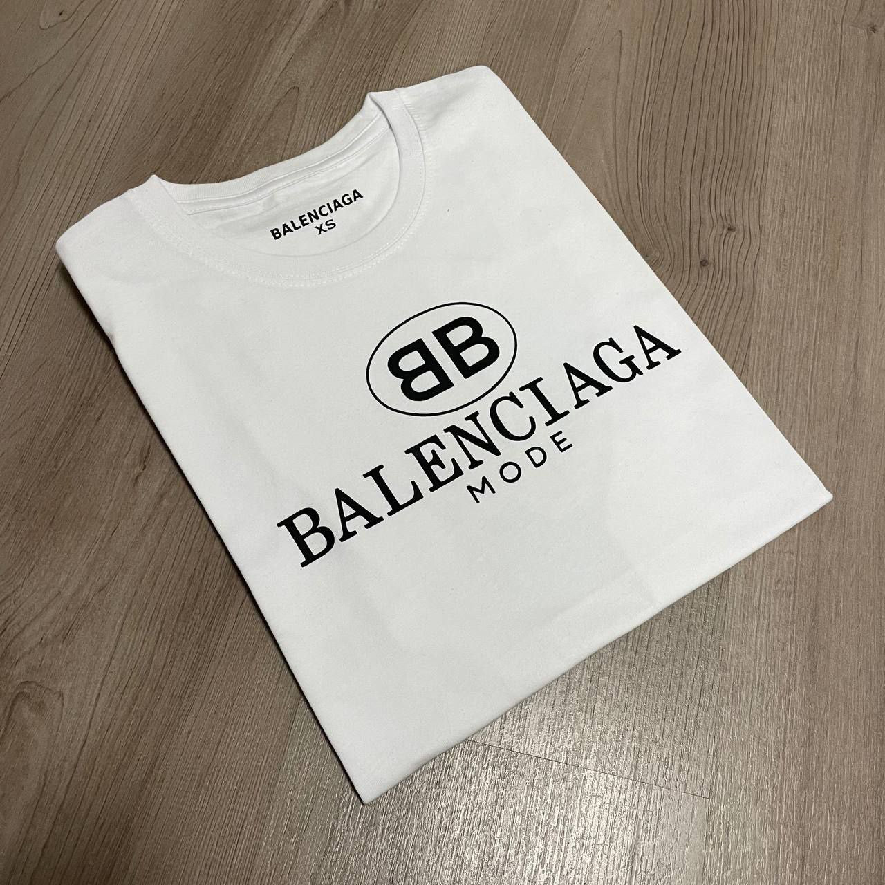 Camiseta Balenciag blanca